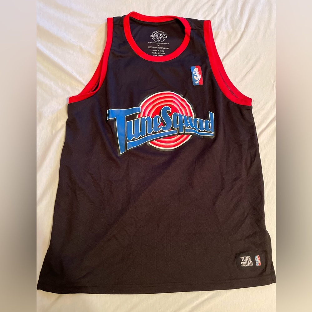 Medium Men’s Tune Squad (BUGS) Tank Top